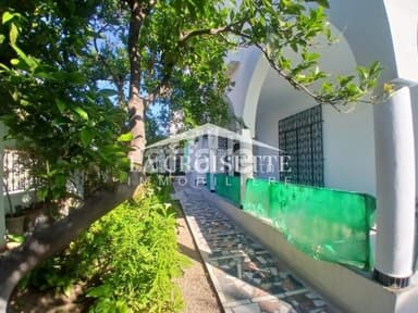 Rez-de-chaussée meublé en s3avec jardin à La Marsa MRCL0302