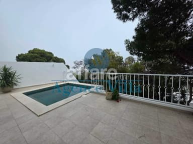 Villa S+4 avec vue mer à La Marsa