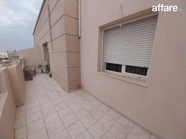 RIADH AL ANDALOUSE : APPARTEMENT S+4 A VENDRE