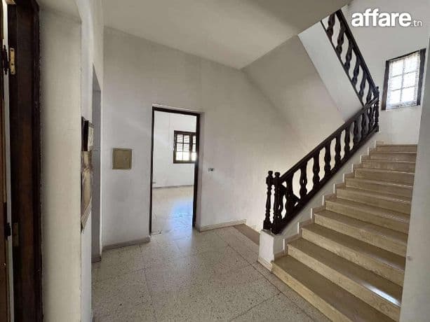 📍 ENNASR 1 : UNE VILLA  A VENDRE 