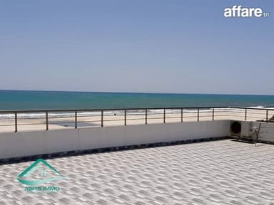 طابق فيلا 250 م² على  شاطئ منزل تميم