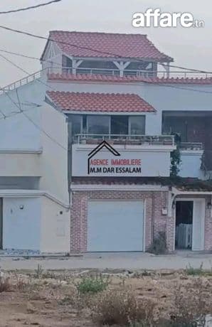 villa avec deux étages à vendre