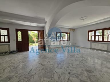 Villa plain-pied S+4 à La Marsa