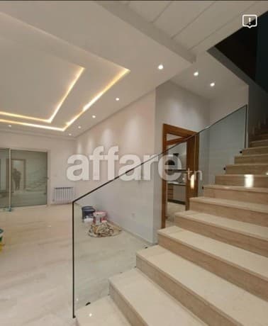 A vendre villa prestige à Sahloul 4