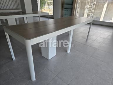 3 Tables d exposition MDF Neuves