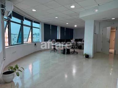 Joli bureau 350 m² à Alain Savary