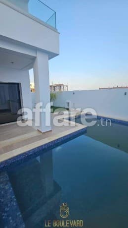 Villa Triplex S+4 Jamais Habité Avec Piscine à Hammamet Nord
