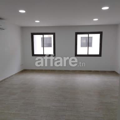 Joli bureau S1 au lac 3 kram