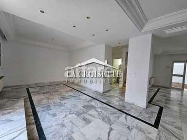 Triplex s5 vide ou meublé à La Marsa MTRL0087
