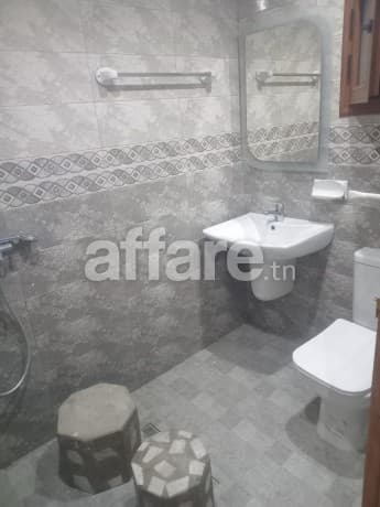 À louer Étage de villa semi-meublé à Cité El Khadra