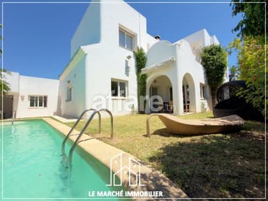 A VENDRE VILLA DE 580 M DE TERRAIN ET 370 M DE BATIE