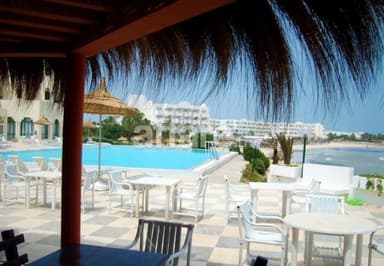 UN HOTEL DE 4 DIRECTE SUR LA MER