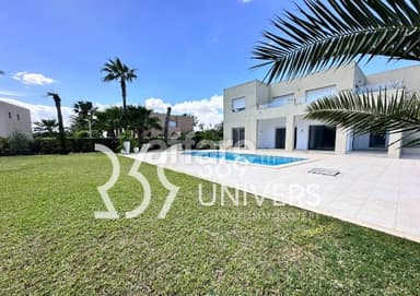Rez de chaussée de villa avec piscine à Gammarth