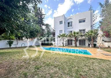 Villa avec piscine à Gammarth Ref RH113