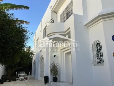 Villa S+4 à La Marsa MVL0121