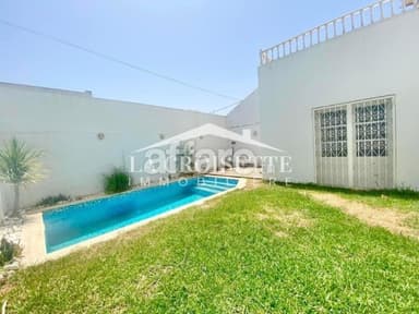 Villa S+5 avec piscine à Gammarth MVL0117