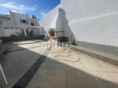 À Vendre Villa de Prestige à El Manar 2