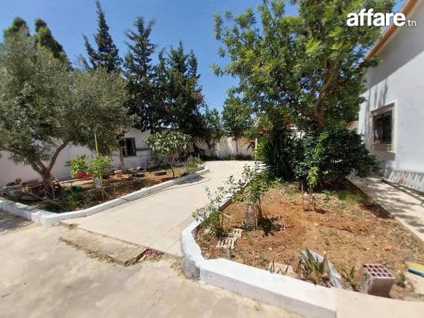 A VENDRE UNE VILLA DE 1600 M2 KALAAT ANDALOUS, ARIANA 
