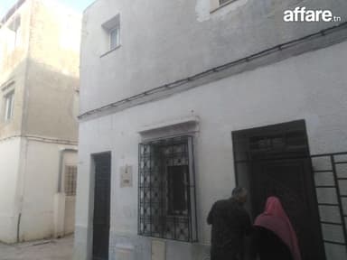 Studio 40m2 au rez-de-chaussée centre ville zarzouna 