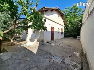 À vendre à Ben Arous : Maison ancienne avec jardin sur terra