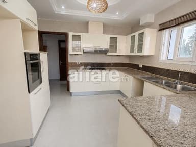 MENZAH 4 ÉTAGE D UNE VILLA S+4 À LOUER