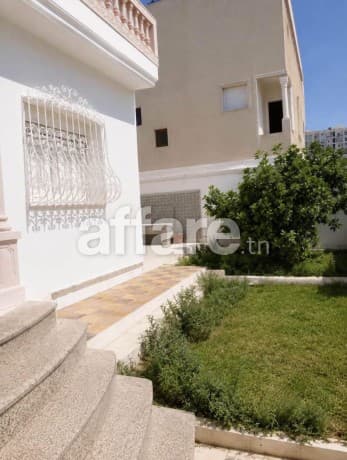 MANAR 1 UNE VILLA S+5 À LOUER