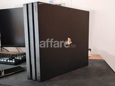 Ps4 pro avec 1 Manette original