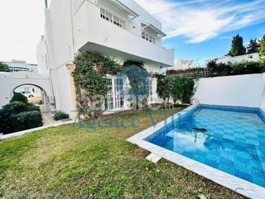 A louer une villa avec piscine à Carthage Amilcar