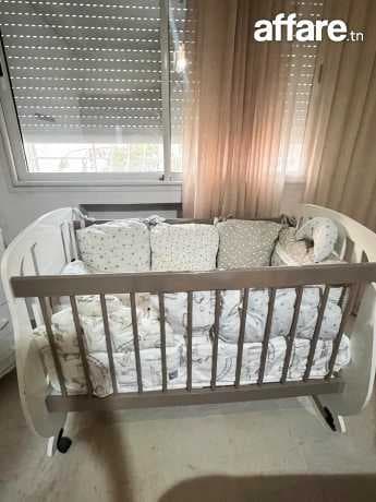 Lit bébé avec matelas et coussins
