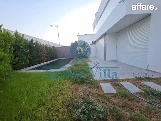 une villa s+4 avec piscine au lac2