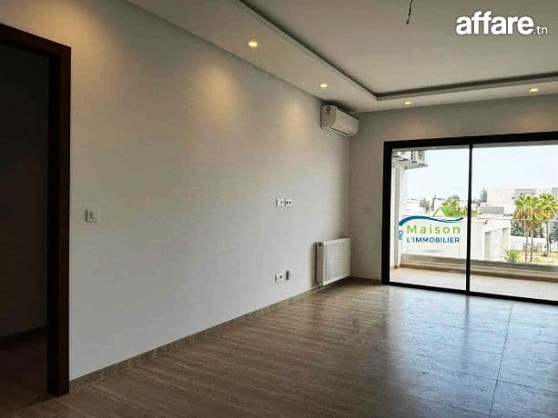 A Louer S2 jamais habité avec  parking à Chotrana 1