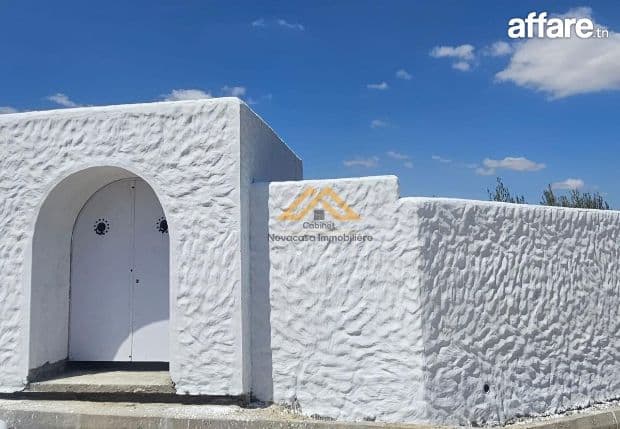 À VENDRE à Remila – Terrain 836 m² avec local technique 