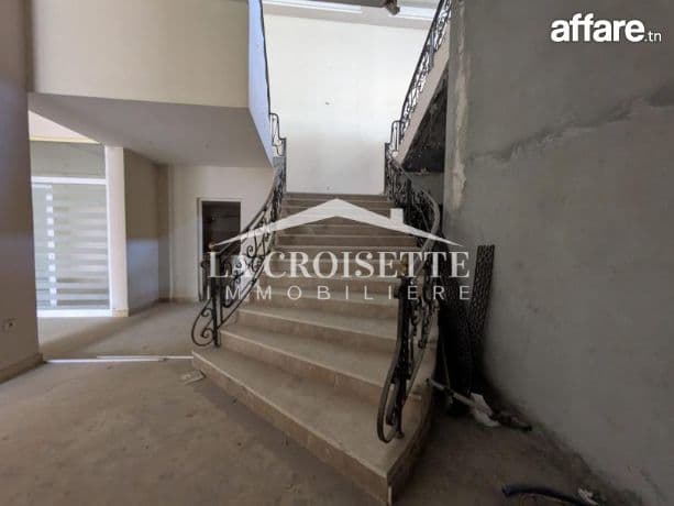 Local commercial sur La Route Principale de La SoukraMCL0506