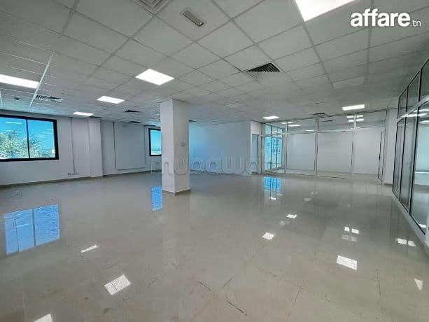 A louer Open space en 12 pièces de 620m² Charguia 2