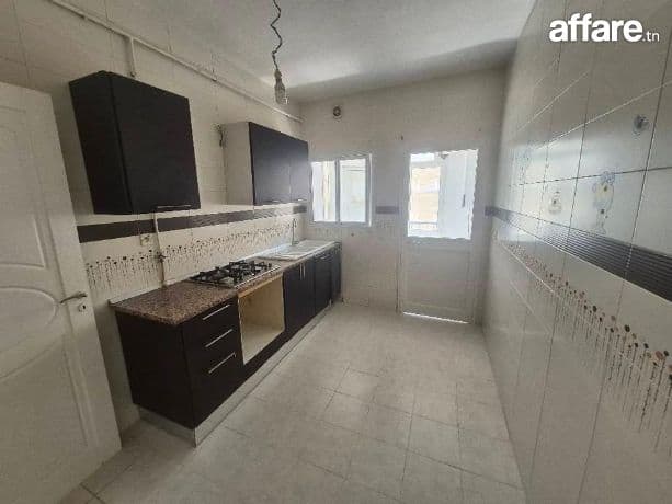 A vendre s+2 cité el wahat TEL 52154007