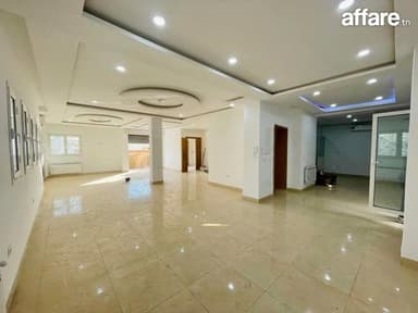 A Louer Local Commercial à Jardin d'el Menzah 2