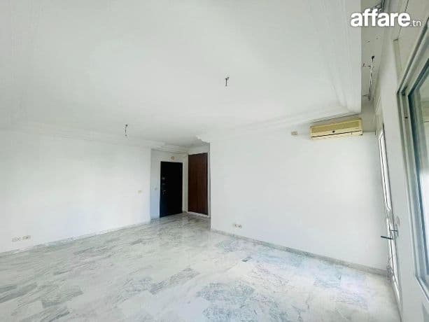 A vendre Appartement S+4 à L'aouina 