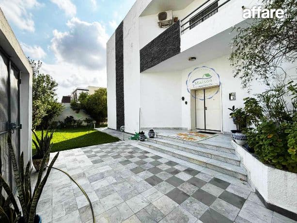 A louer villa moderne avec jardin à La Soukra