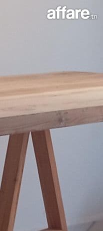 Grande table en bois naturel