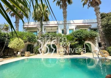Villa avec piscine à La Soukra REF RH045
