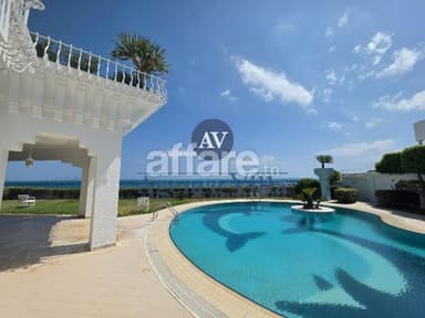 A louer une villa de luxe avec piscine et vue sur mer