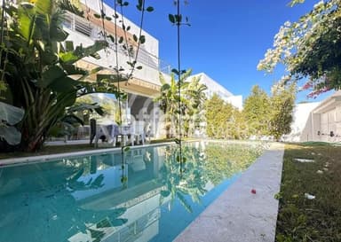 Villa meublée avec piscine à Gammarth REF RH136
