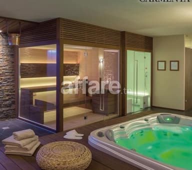 Une Parenthèse de Détente 28 121 281