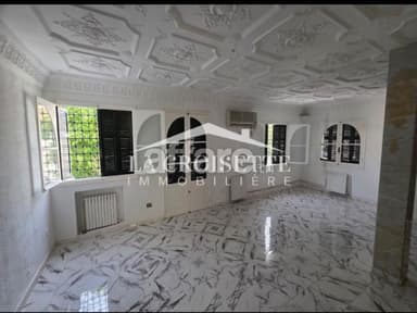 Villa S+4 avec jardin à La Marsa MVL0124