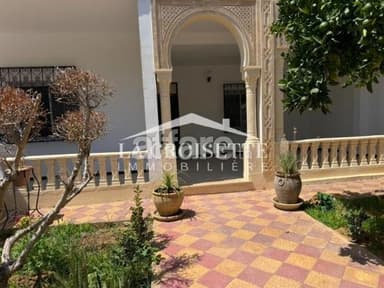 Rez-de-chaussée de villa S+3 avec jardin à La Marsa MAL2191