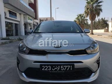 KIARIO COUPÉ PREMIÈRE MAIN EN EXCELLENT ÉTAT