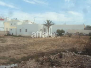 Terrain de 747 m² avec maison Route EL AIN km 2