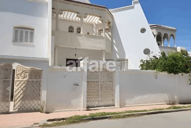 À VENDRE SUPERBE VILLA DE 760 m² À KHZEMA OUEST