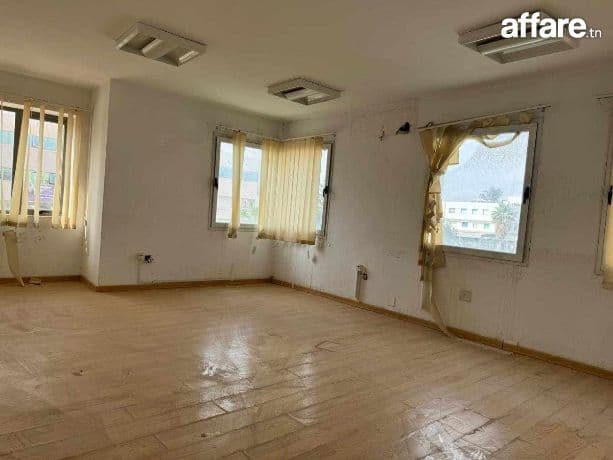 Immeuble bureautique 2200 m² à charguia 2