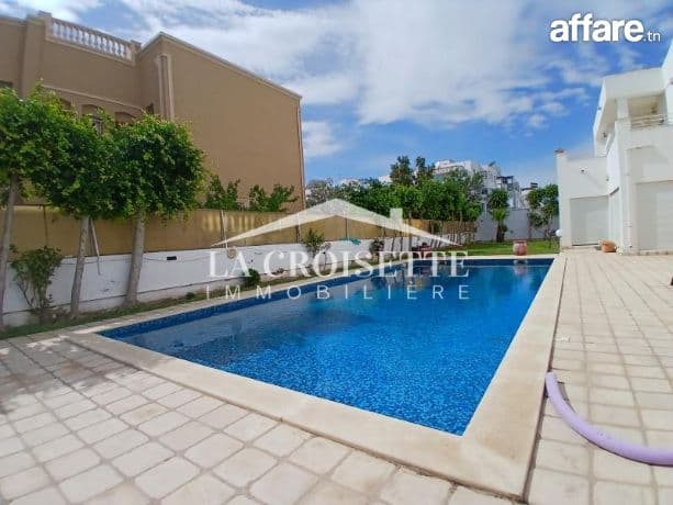 Duplex S4 avec jardin et piscine au Lac1 MDL0687